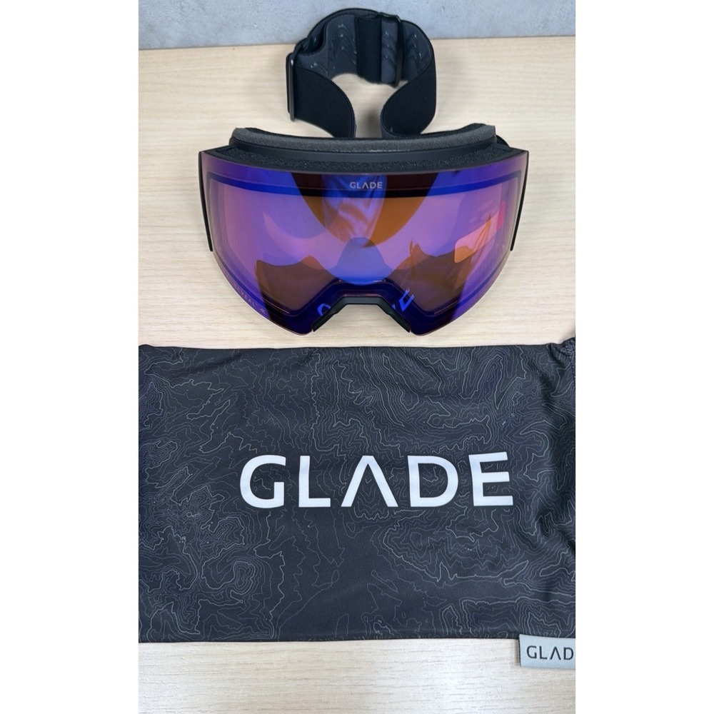 Glade Reveal 4k Adapt 2 photochromtic blue / black ski goggles